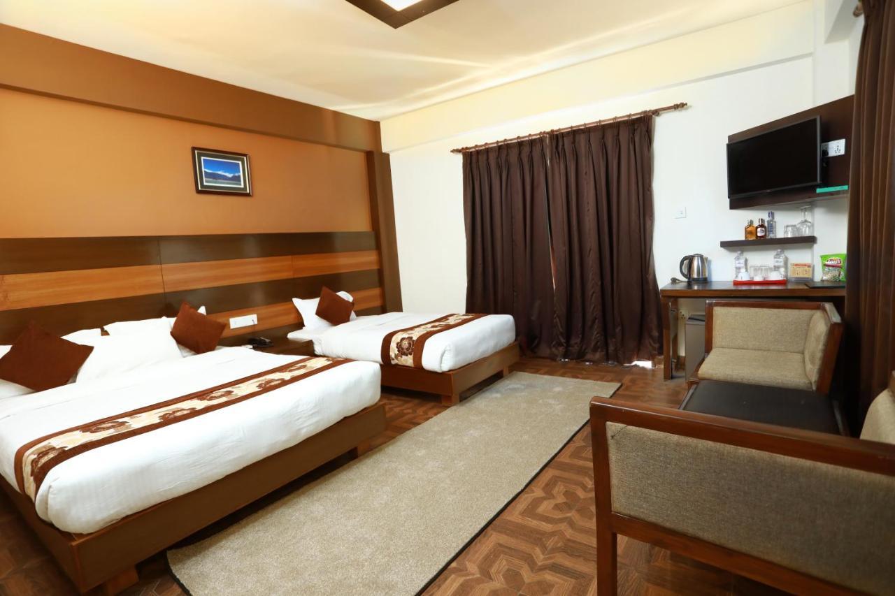 Kumari Star Inn ポカラ エクステリア 写真