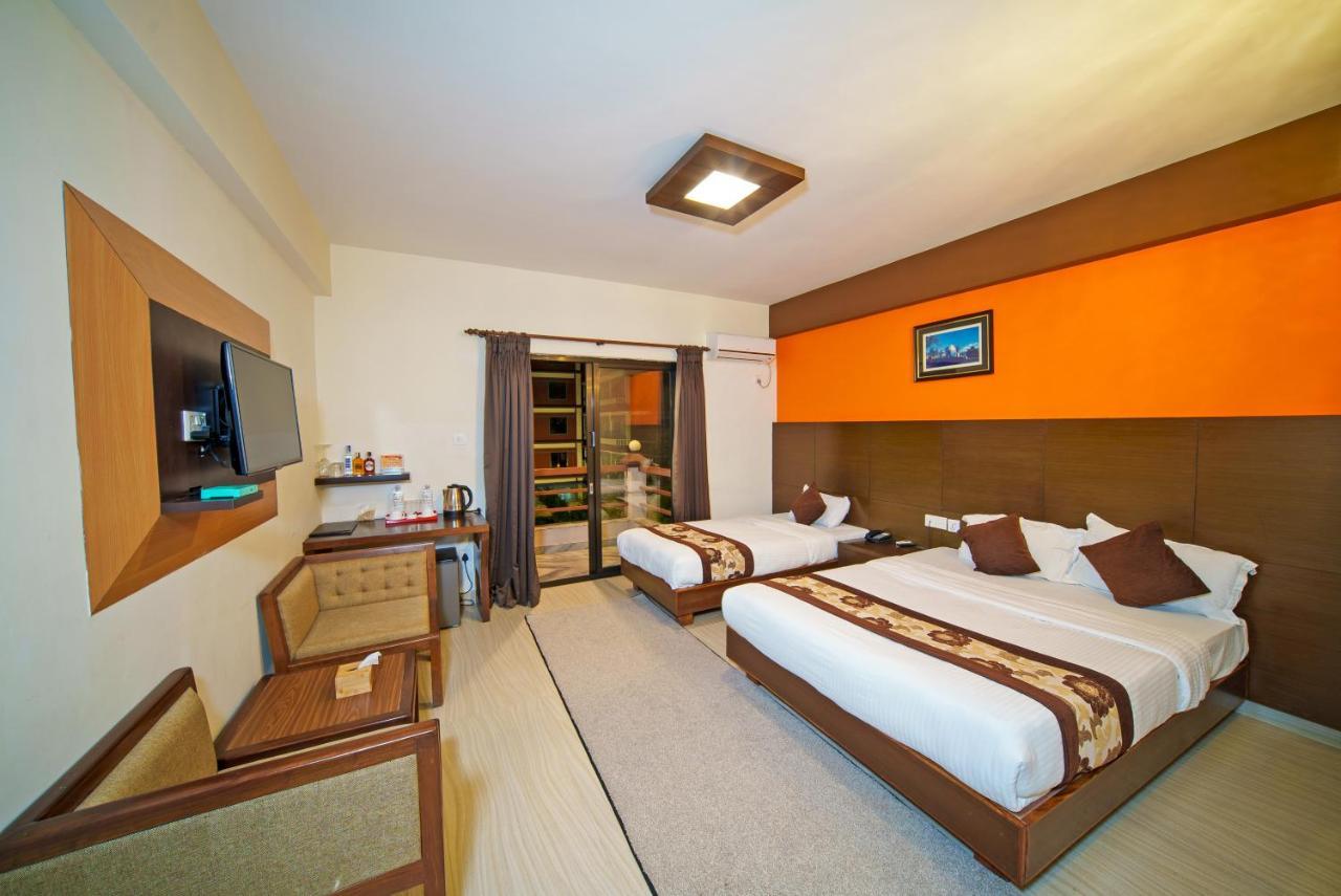 Kumari Star Inn ポカラ エクステリア 写真