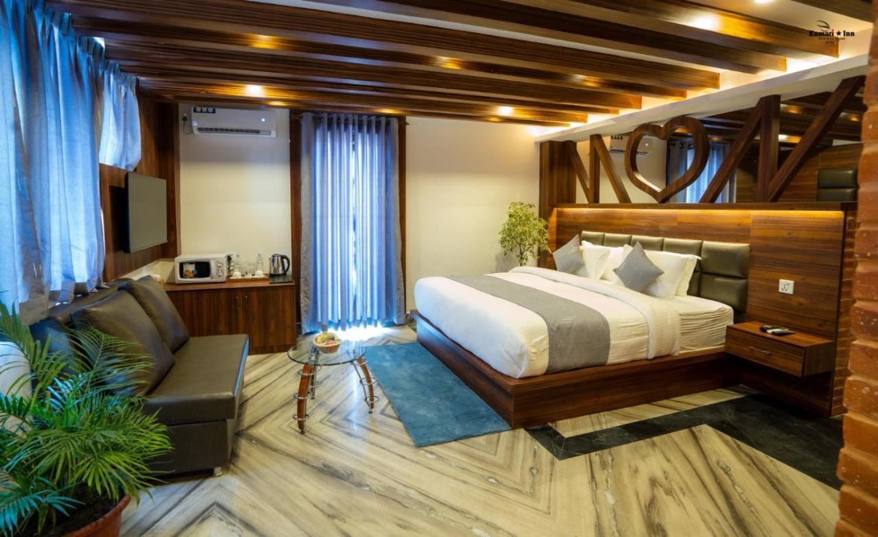 Kumari Star Inn ポカラ エクステリア 写真