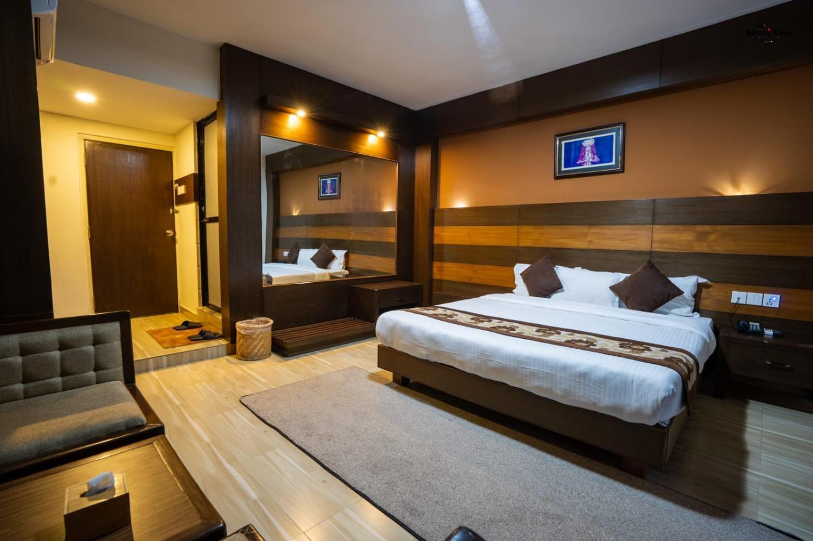 Kumari Star Inn ポカラ エクステリア 写真